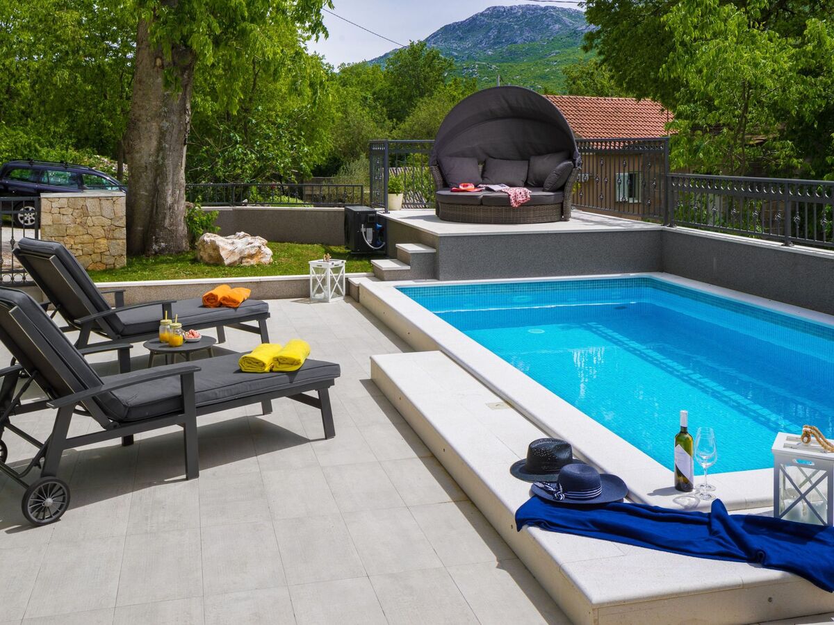 Maison avec piscine chauffée et taverne à Dugopolje - Photo 9