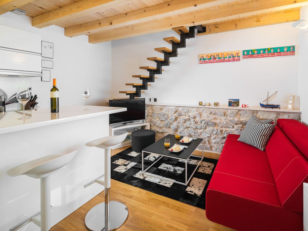 Maison avec piscine chauffée et taverne à Dugopolje - Photo 19