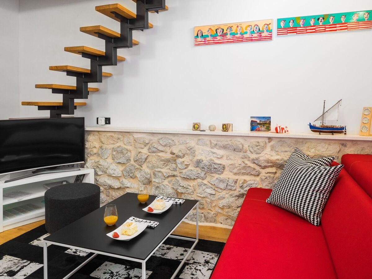 Maison avec piscine chauffée et taverne à Dugopolje - Photo 20