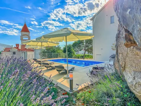 Villa Rock à Podstrana : maison 8 pers., piscine et vue mer