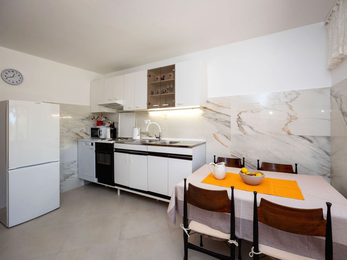 Maison mitoyenne Podstrana, terrasse 70m² à 60m de la mer - Photo 11
