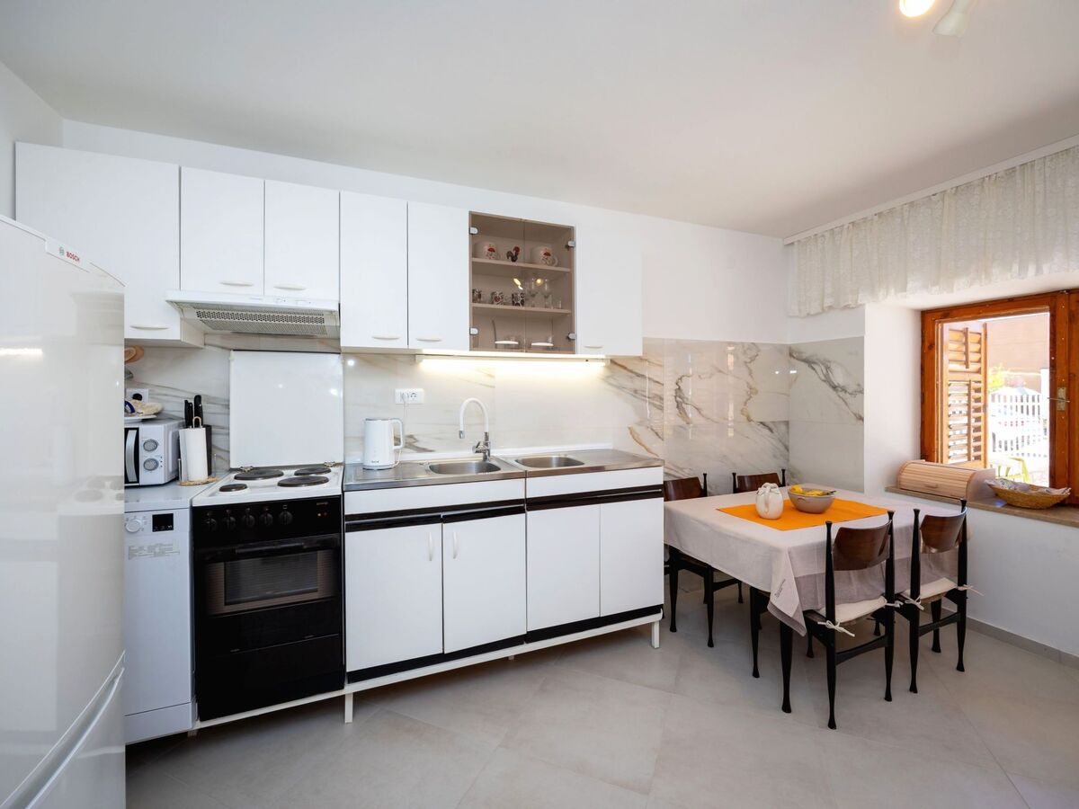 Maison mitoyenne Podstrana, terrasse 70m² à 60m de la mer - Photo 12