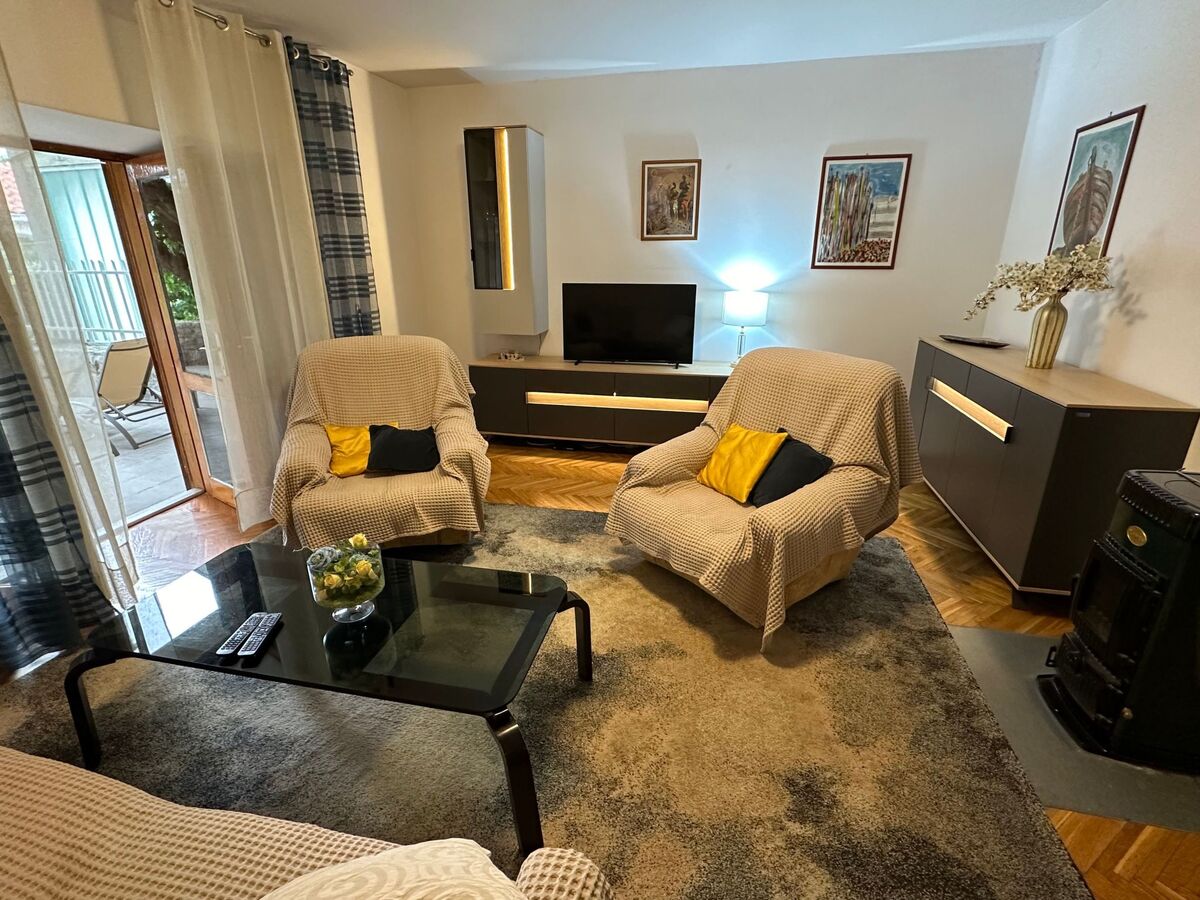 Maison mitoyenne Podstrana, terrasse 70m² à 60m de la mer - Photo 15