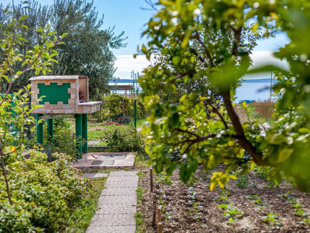 Maison mitoyenne Podstrana, terrasse 70m² à 60m de la mer - Photo 25