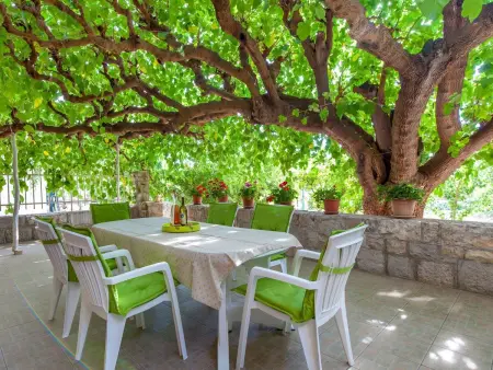 Maison mitoyenne Podstrana, terrasse 70m² à 60m de la mer