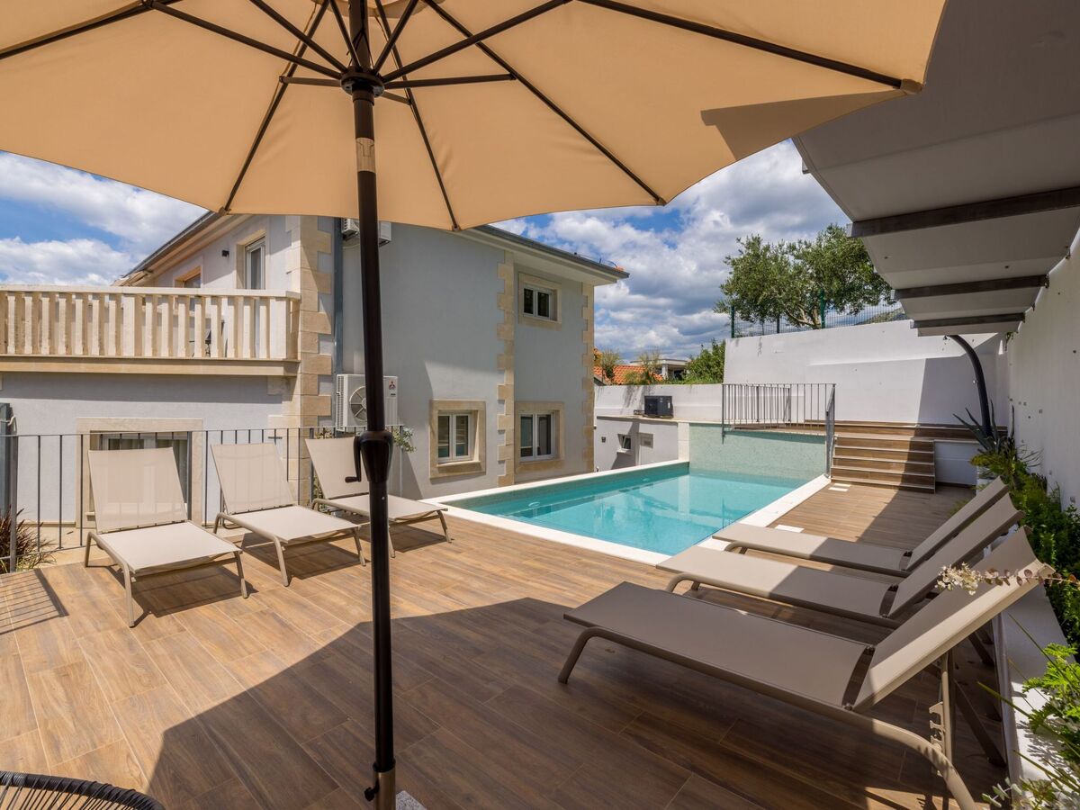 Villa Artea à Podstrana : piscine chauffée et jardin méditerranéen - Photo 1