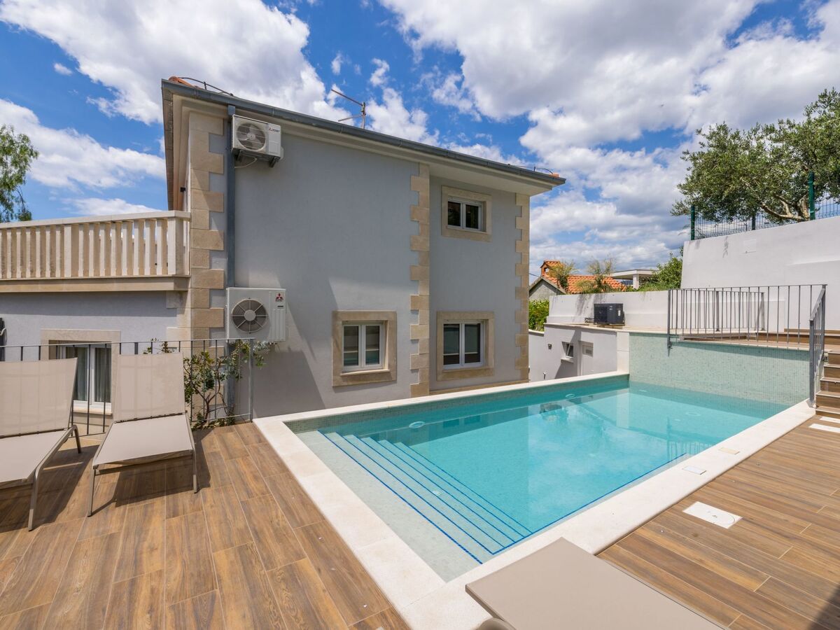 Villa Artea à Podstrana : piscine chauffée et jardin méditerranéen - Photo 5