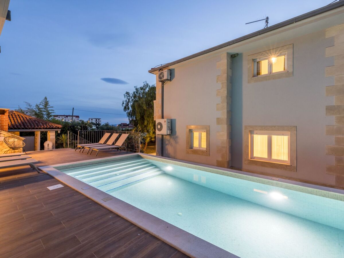 Villa Artea à Podstrana : piscine chauffée et jardin méditerranéen - Photo 8