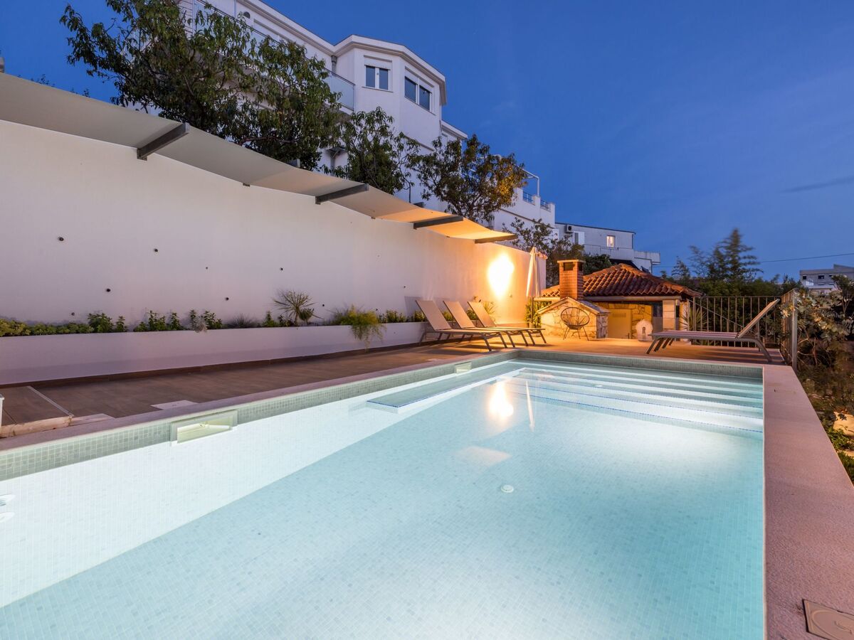 Villa Artea à Podstrana : piscine chauffée et jardin méditerranéen - Photo 16