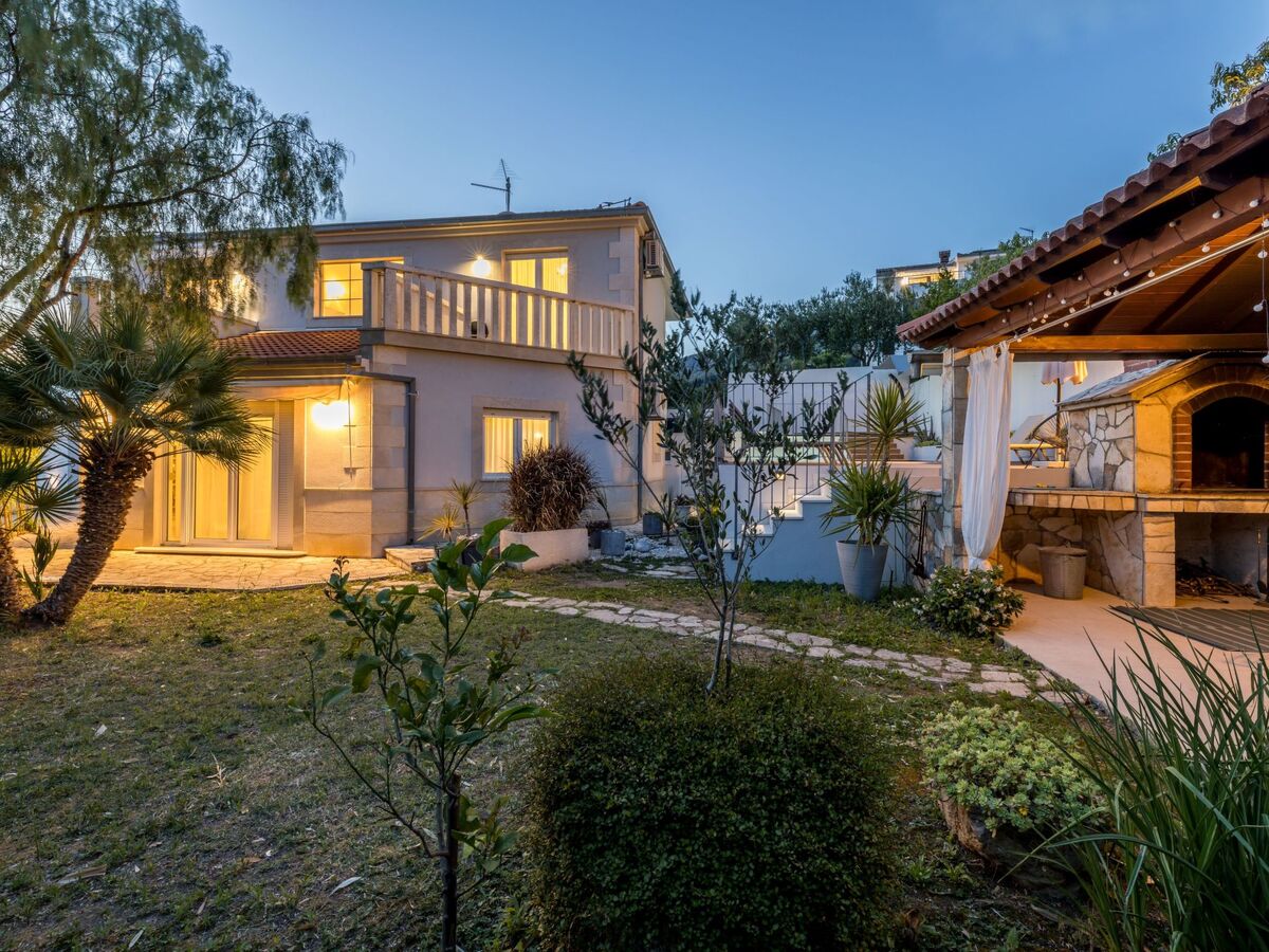 Villa Artea à Podstrana : piscine chauffée et jardin méditerranéen - Photo 48