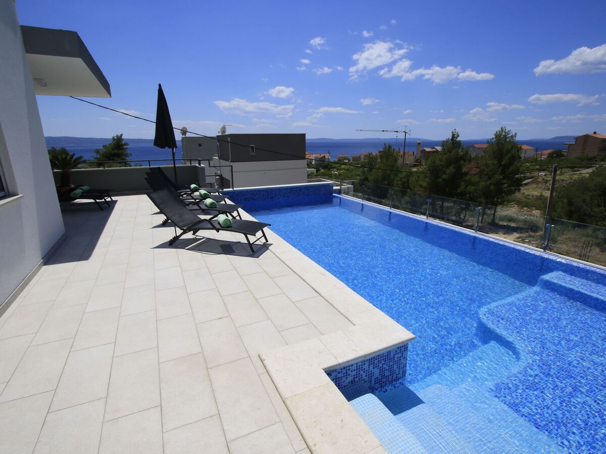 Villa Domus, piscine infinity chauffée privée à Podstrana - Photo 3