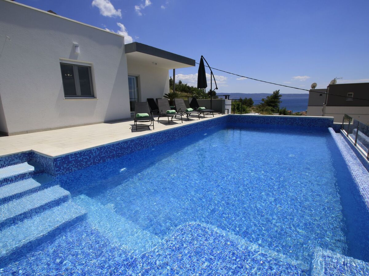 Villa Domus, piscine infinity chauffée privée à Podstrana - Photo 4