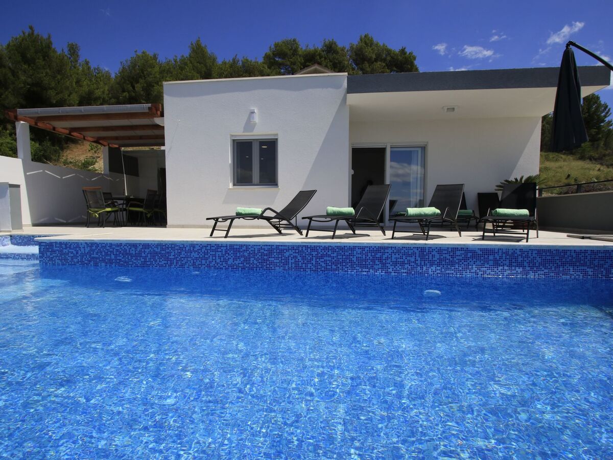 Villa Domus, piscine infinity chauffée privée à Podstrana - Photo 5
