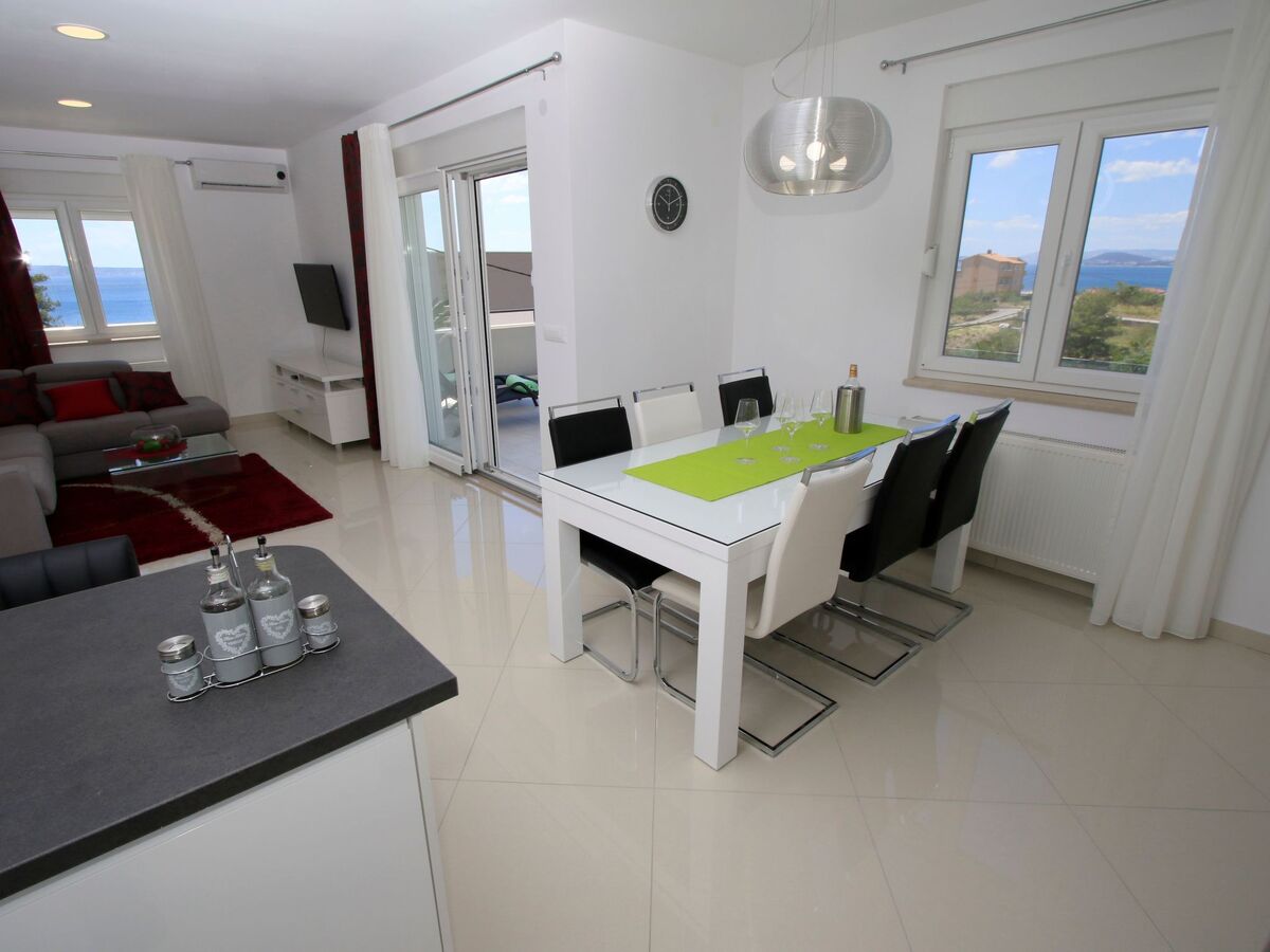Villa Domus, piscine infinity chauffée privée à Podstrana - Photo 22