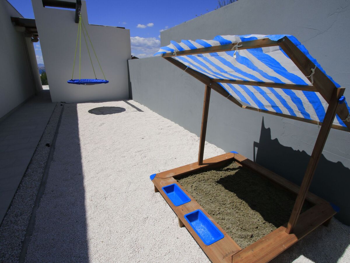 Villa Domus, piscine infinity chauffée privée à Podstrana - Photo 31