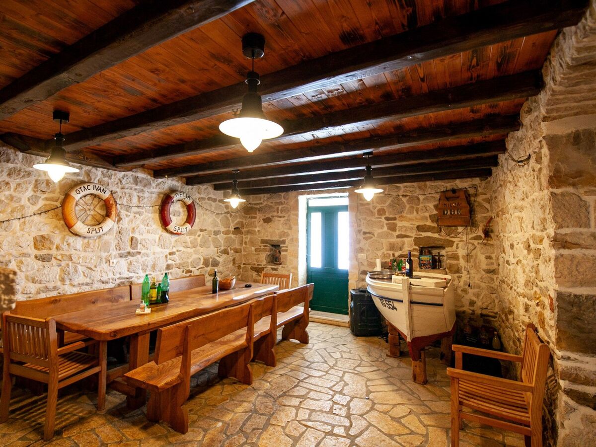 Maison 12 pers., 5 chambres avec jacuzzi face à la mer à Omiš - Photo 9