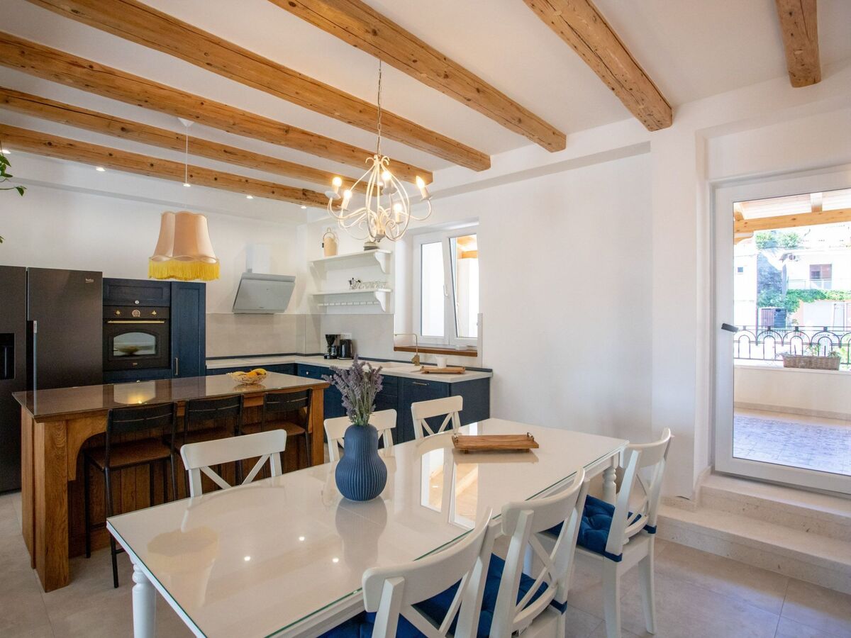 Maison 12 pers., 5 chambres avec jacuzzi face à la mer à Omiš - Photo 10