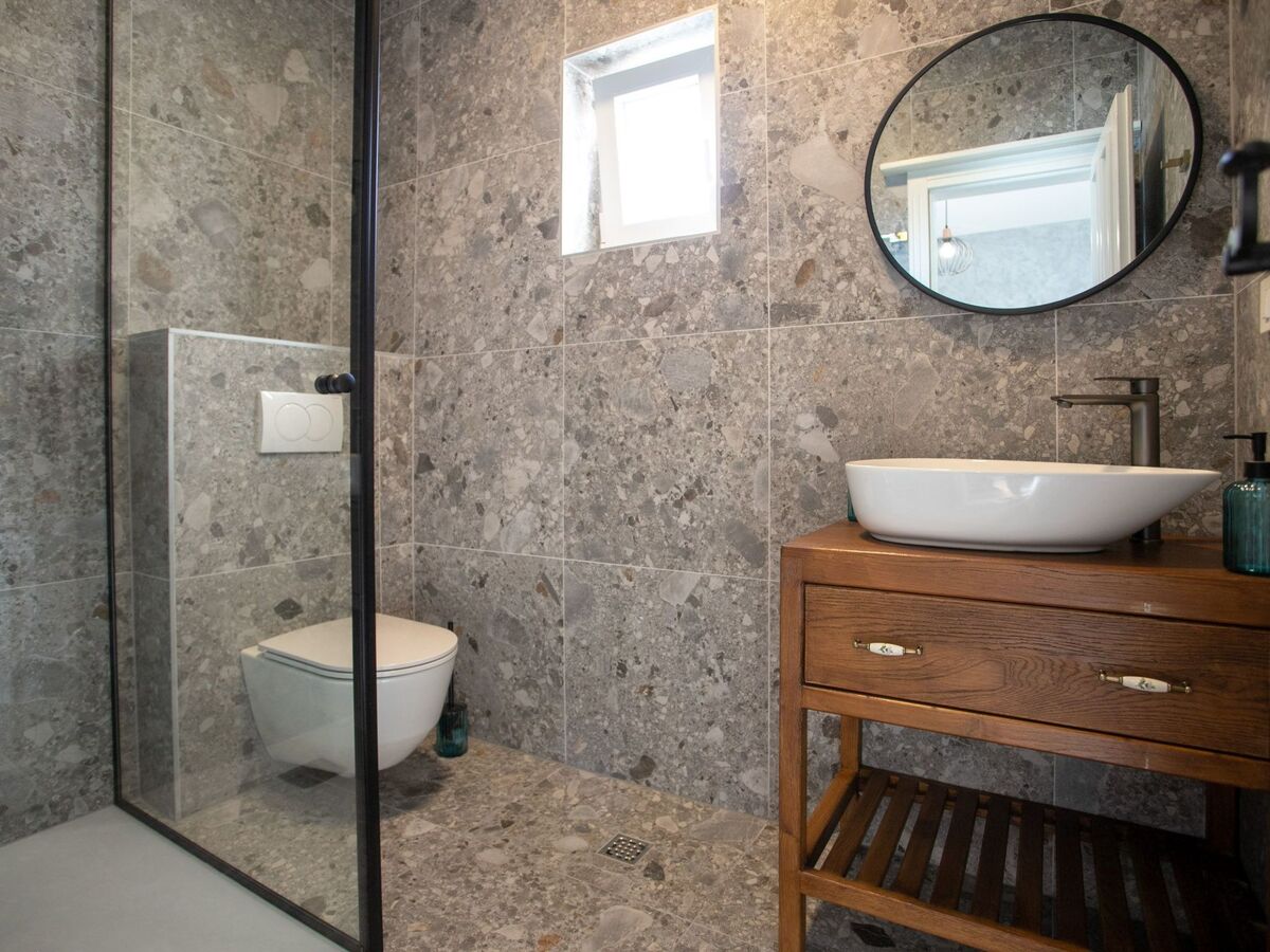Maison 12 pers., 5 chambres avec jacuzzi face à la mer à Omiš - Photo 25