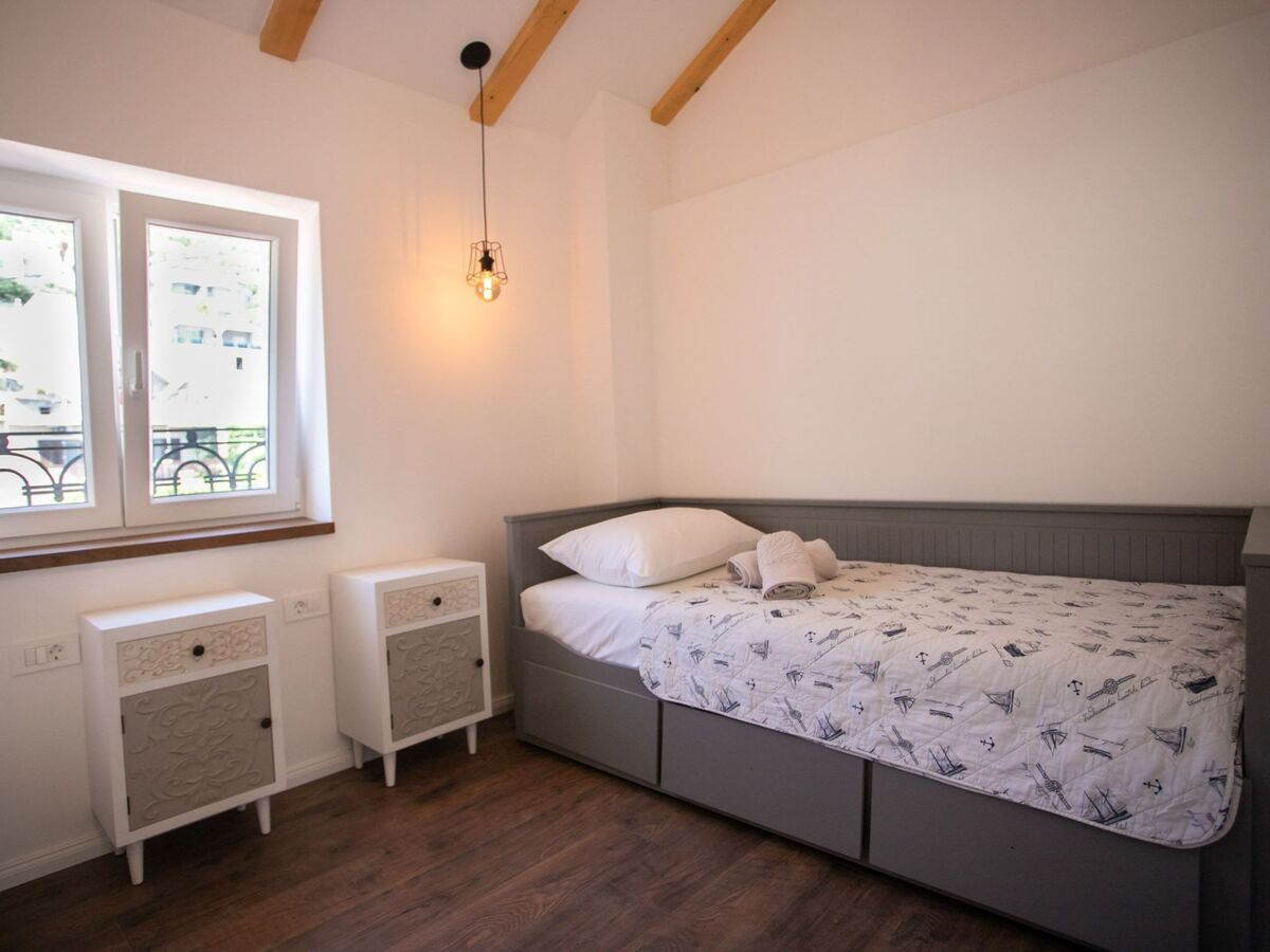 Maison 12 pers., 5 chambres avec jacuzzi face à la mer à Omiš - Photo 27