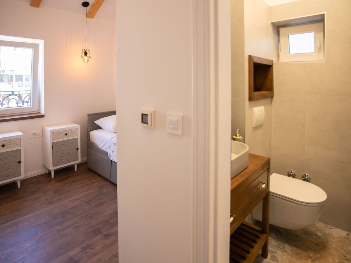 Maison 12 pers., 5 chambres avec jacuzzi face à la mer à Omiš - Photo 29