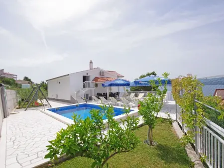 Villa Martina Matea, 6 chambres avec piscine chauffée à Omiš : photo 2