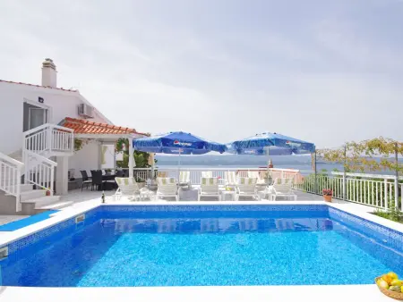 Villa Martina Matea, 6 chambres avec piscine chauffée à Omiš : photo 6