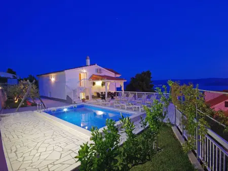 Villa Martina Matea, 6 chambres avec piscine chauffée à Omiš : photo 7