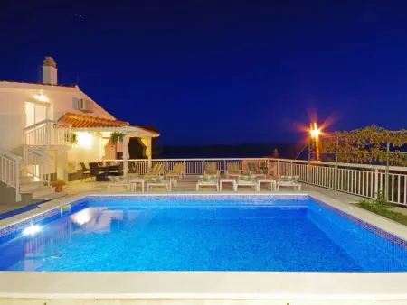 Villa Martina Matea, 6 chambres avec piscine chauffée à Omiš : photo 11