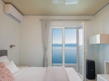 Villa 6 chambres Medici : piscine chauffée face à la mer : photo 9