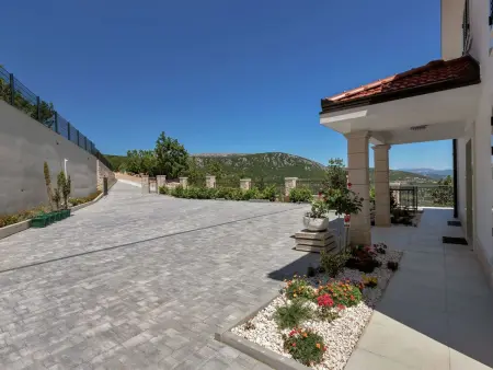 Villa panoramique 8 personnes avec piscine à débordement : photo 9