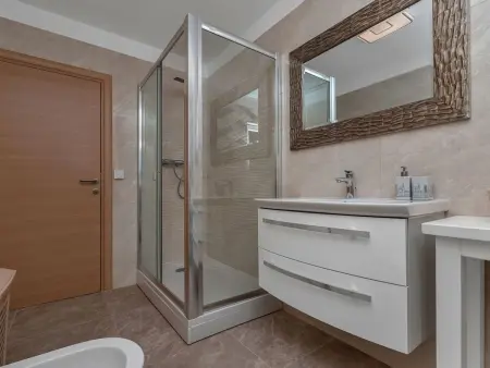 Villa panoramique 8 personnes avec piscine à débordement : photo 25