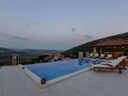 Villa panoramique 8 personnes avec piscine à débordement : photo 41