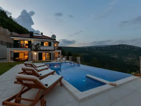 Villa panoramique 8 personnes avec piscine à débordement : photo 42