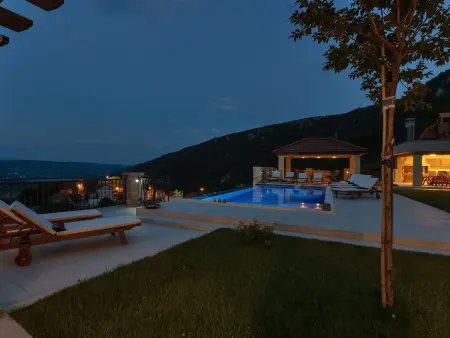 Villa panoramique 8 personnes avec piscine à débordement : photo 45