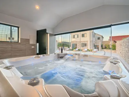 Villa Lovorika – Maison 5 chambres avec complexe sportif privé : photo 12