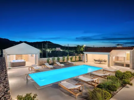 Villa Lovorika – Maison 5 chambres avec complexe sportif privé : photo 13