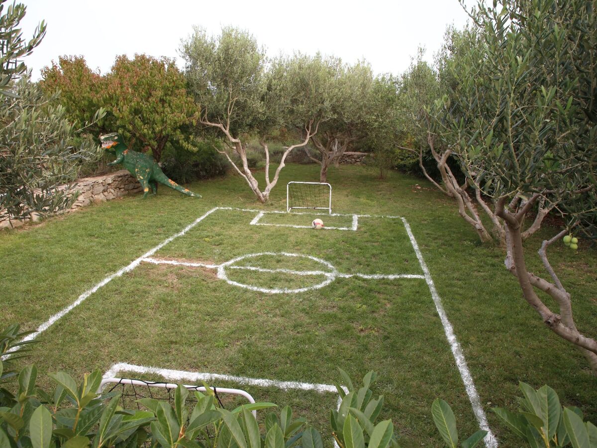Villa T-rex : 6 chambres, piscine et vue mer à Solta - Photo 4