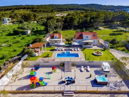 Villa Mis : maison 10 pers. avec piscine chauffée à Supetar : photo 3