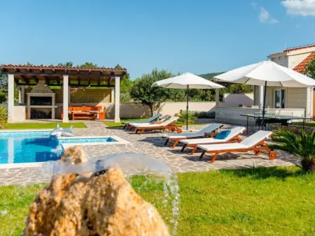 Villa Mis : maison 10 pers. avec piscine chauffée à Supetar : photo 13