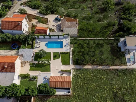Finca Brač : maison 3 chambres, piscine et oliviers : photo 3