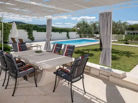 Finca Brač : maison 3 chambres, piscine et oliviers : photo 33