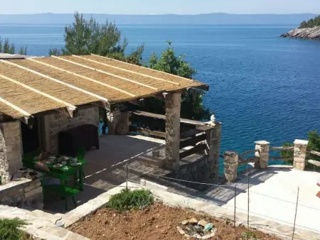 Maison isolée en bord de mer à Selca, accès bateau : photo 7
