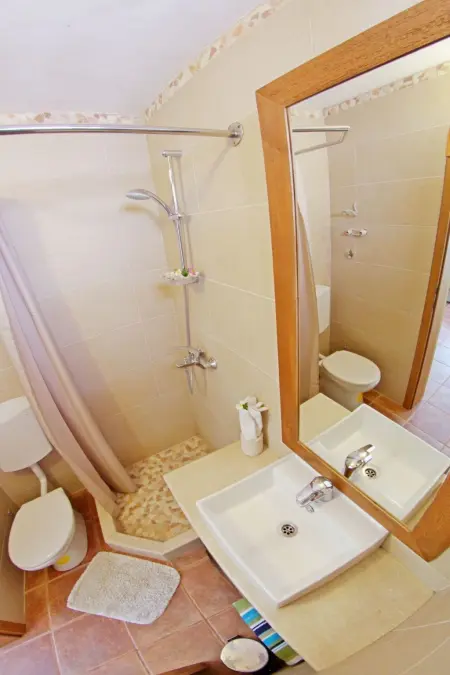 Maison isolée en bord de mer à Selca, accès bateau : photo 10