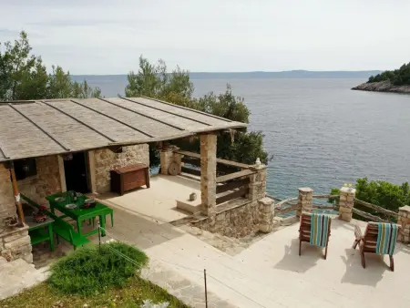 Maison isolée en bord de mer à Selca, accès bateau : photo 19