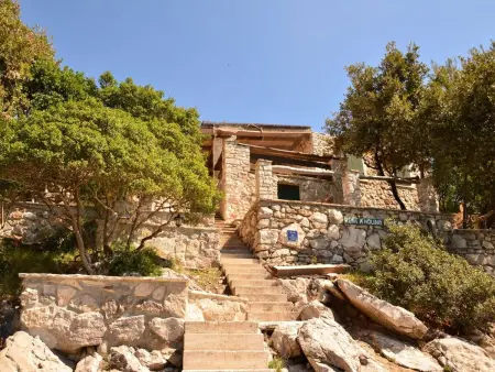 Maison isolée en bord de mer à Selca, accès bateau : photo 39