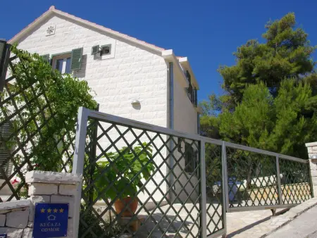 Maison pierre Sumartin, piscine à débordement vue mer : photo 4