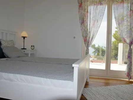 Maison pierre Sumartin, piscine à débordement vue mer : photo 26