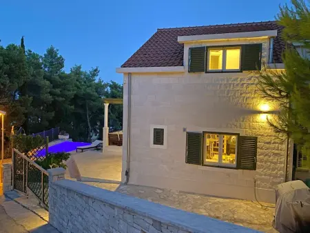 Maison pierre Sumartin, piscine à débordement vue mer : photo 33