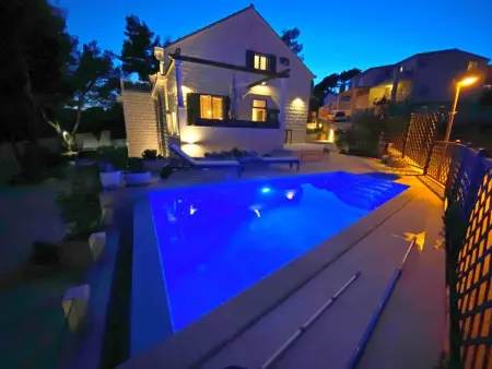 Maison pierre Sumartin, piscine à débordement vue mer : photo 36