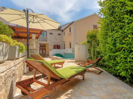 Location maison à Brač Sumartin, Ferienvilla Laurus mit Blick auf das Wasser